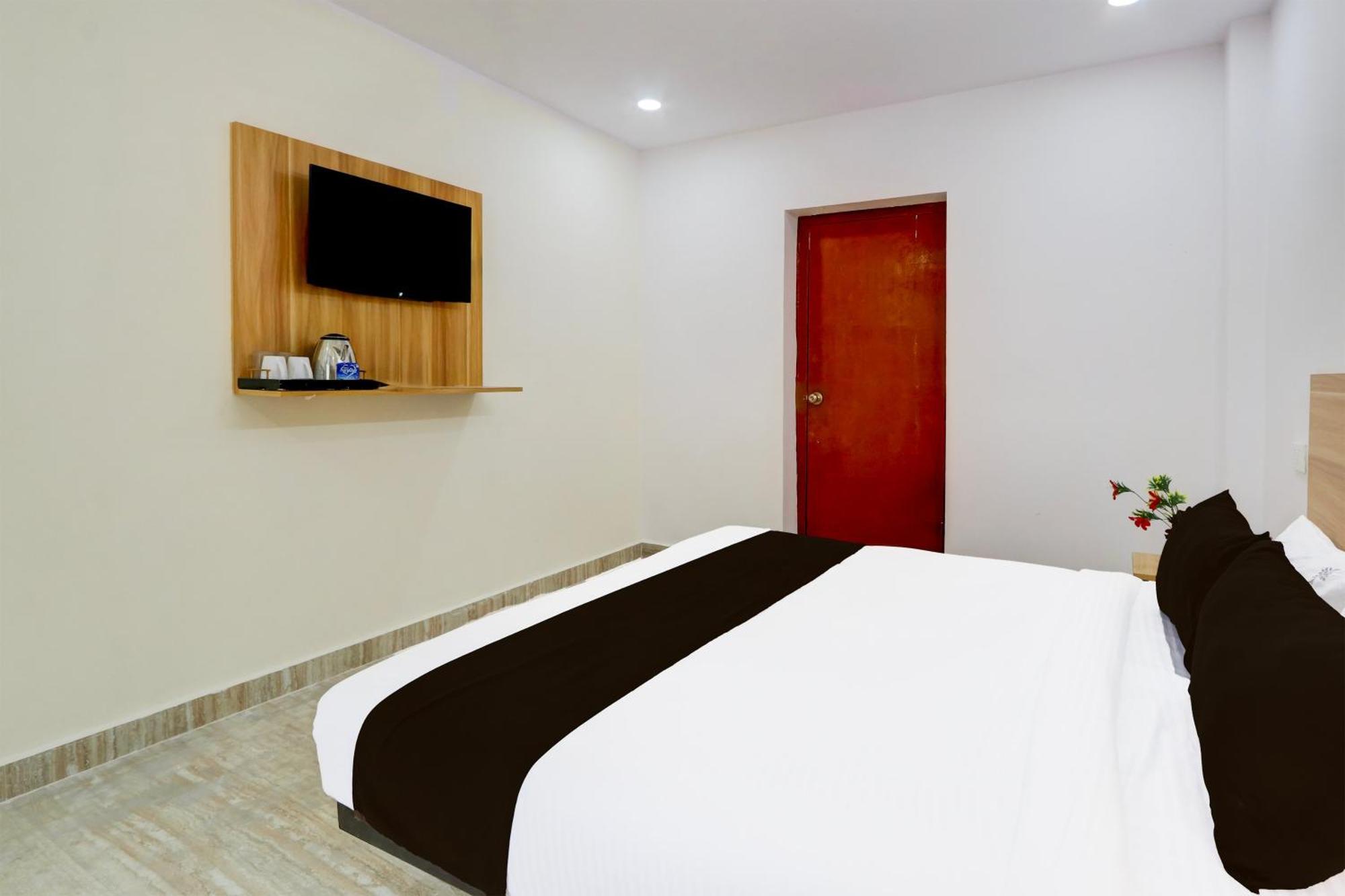 Hotel O Living Tree In Hyderabad Esterno foto
